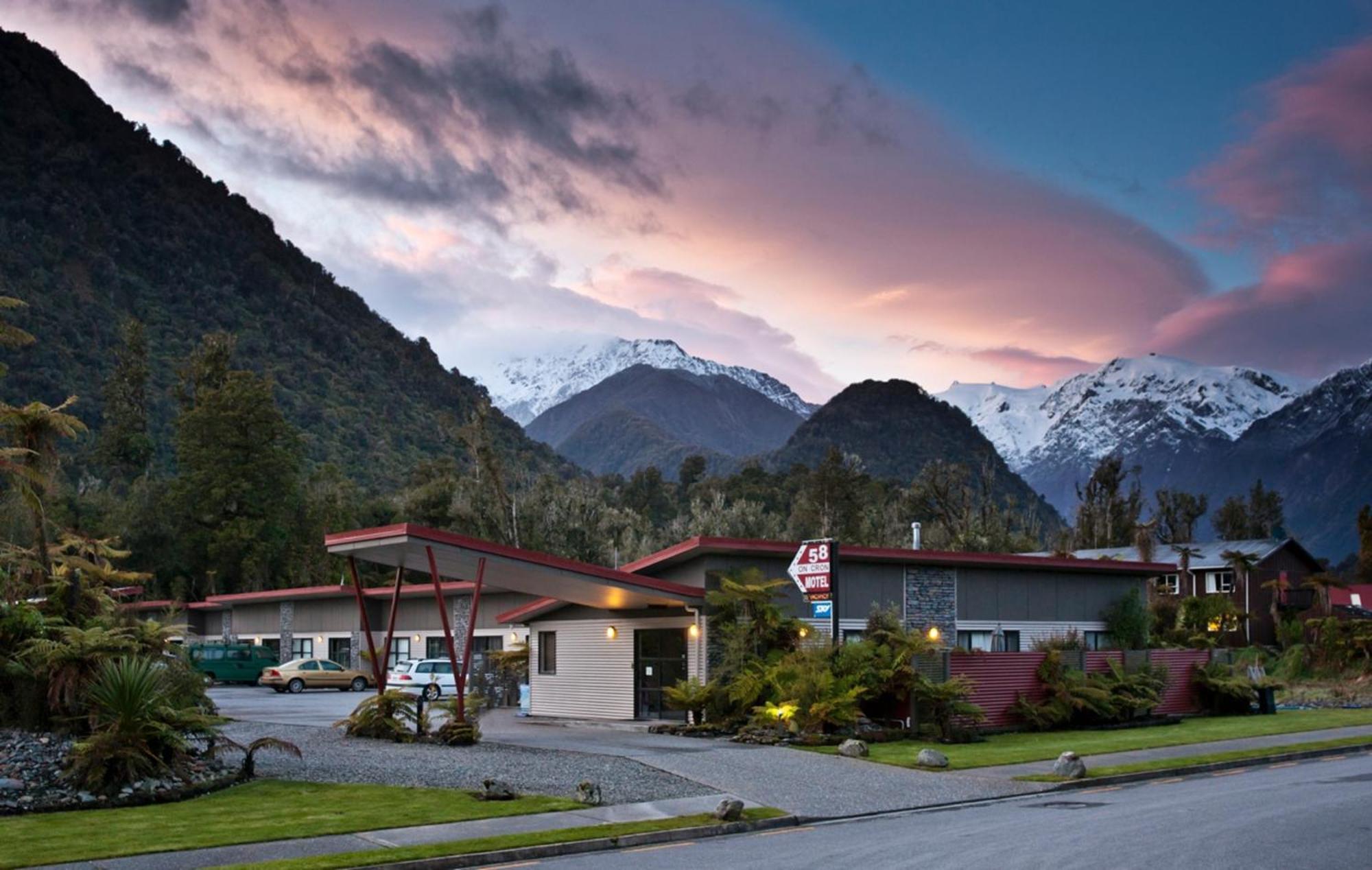 58 On Cron Motel Franz Josef Exterior foto